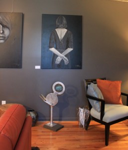 home staging in dark colours